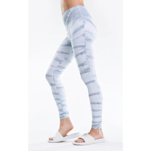 💕WILDFOX💕 Cindy Sports Bra  & Kris Leggings Set - Picture 9 of 16